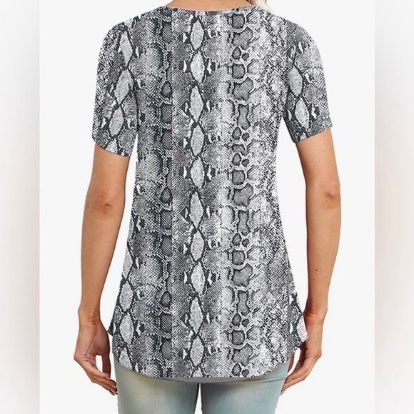 Snakeskin V-Neck Flowy Tunic Blouse - Picture 5 of 10